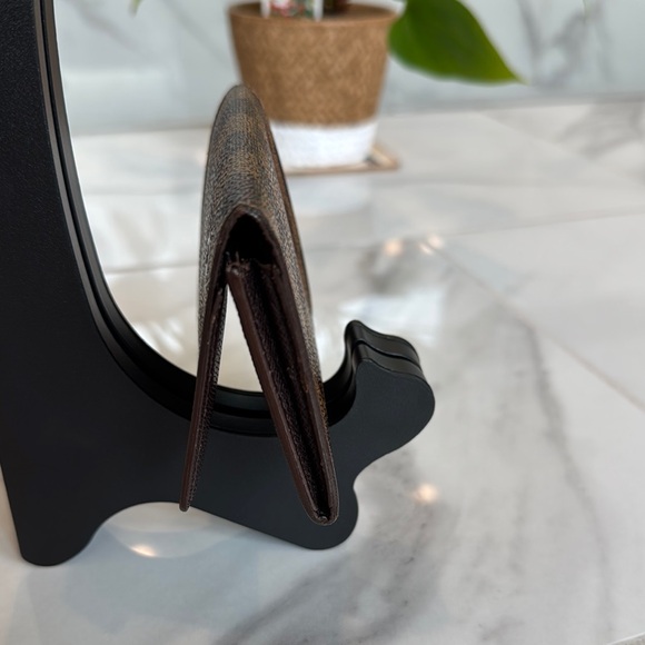 Authentic Louis Vuitton Checkered Brown Card Holder - Picture 5 of 10